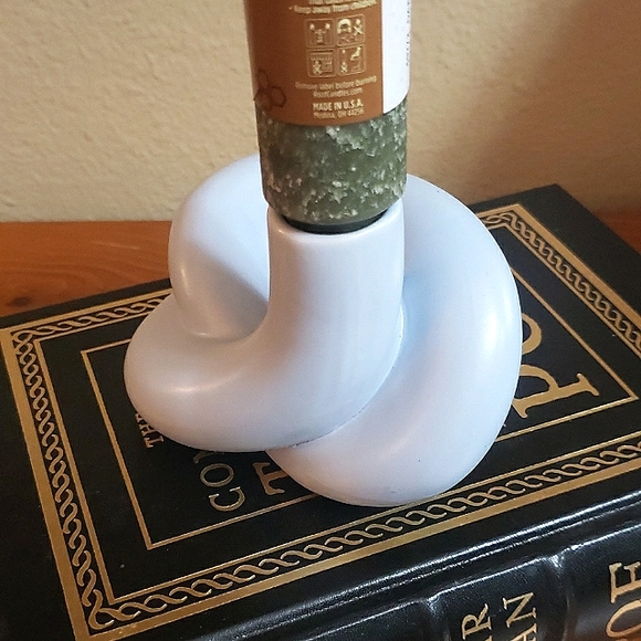Vintage Ceramic Knot Candle Holder - Picture 6 of 10